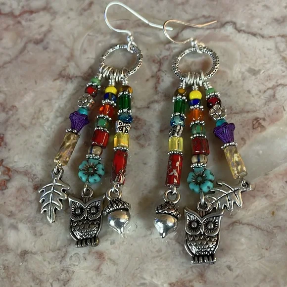 New Without Tags~Woman’s Multi Colored Beaded Fall Style Hook Back Earrings - Picture 4 of 4